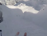 Go Pro kamerom snimio kako ga pokopava lavina (VIDEO) Go Pro kamerom snimio kako ga pokopava lavina (VIDEO)
